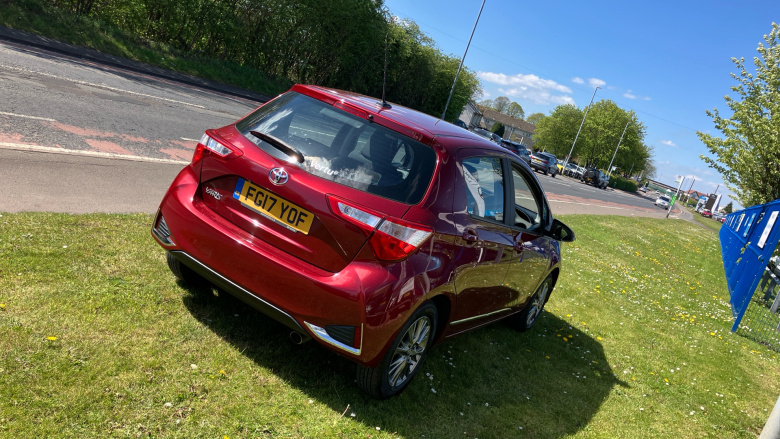 Toyota Yaris 1.5 VVT-i Icon Tech 5dr Petrol Hatchback